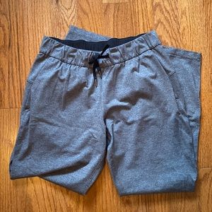 Lululemon on the fly pants